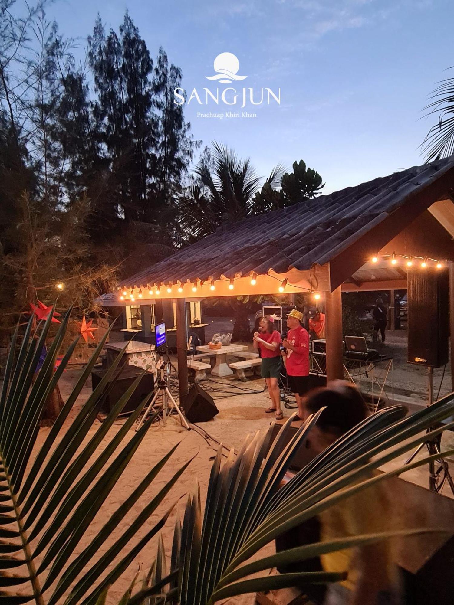 Sangjun On Beach Resort Bang Saphan Exterior foto